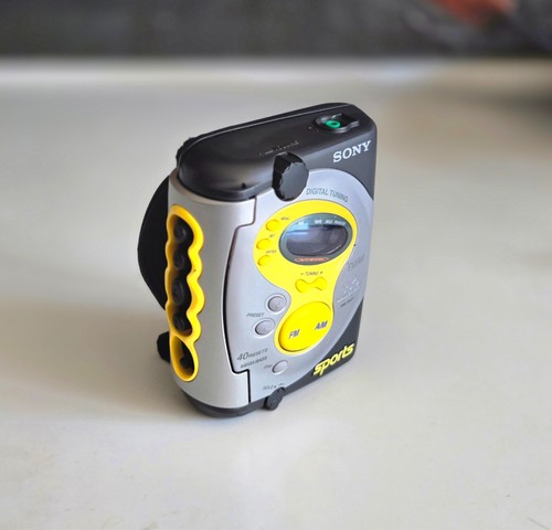 Sony sports yellow - sony,
