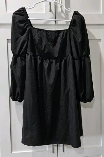 Ladies black square neck - square,