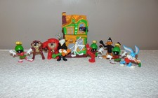 Looney Tunes Halloween Haunted House Piggy Bank 5.5” & 8 Figures, Bugs, Taz