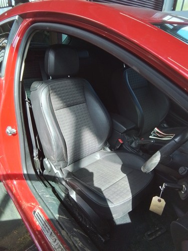 Front seat vauxhall - rh, astra