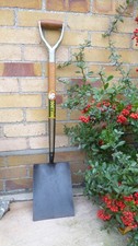 Vintage Garden Spade Bulldog Shovel/ Spade. Wood & Metal Y Handle.