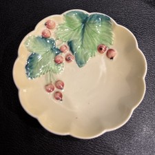 CARLTON WARE VERY RARE YELLOW MAPLE LEAF plate with BERRIES 5”x5” hand painted