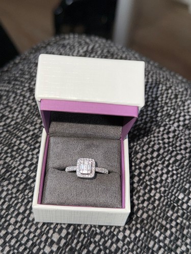 Diamond cluster ring pre - pre, owned