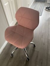 Pink spinny chair 