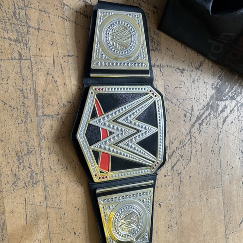 Wwe world heavyweight champion - world,