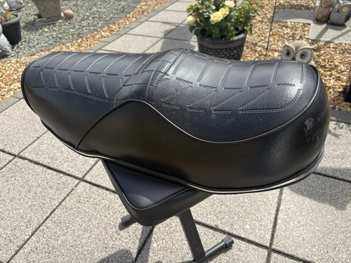 Triumph t140 norman hyde - hyde, seat