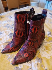Ladies Snake Skin Boots Size 5..red