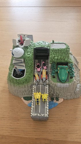 Thunderbirds tracy island - thunderbirds,