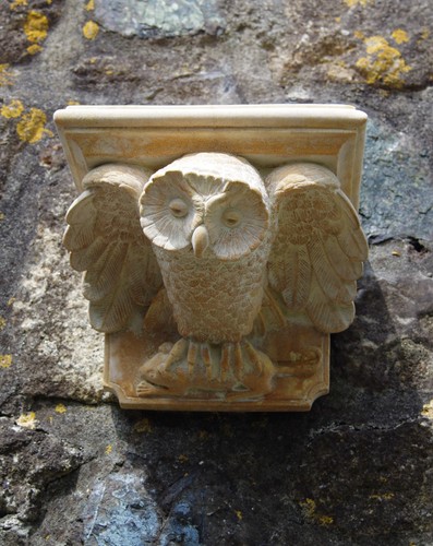 The tudor gate - tudor, owl