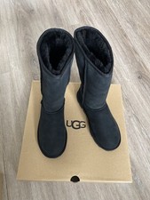 UGG Women’s Classic Tall