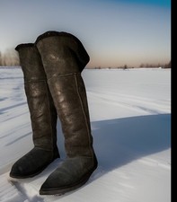  UGG Australia black real