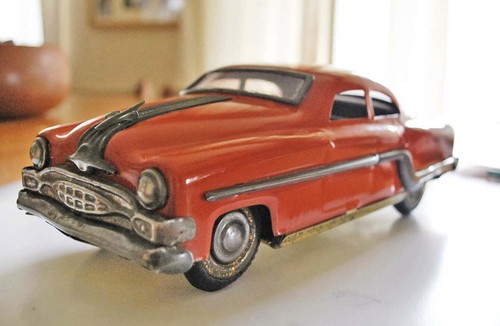 1950s minister delux tinplate - minister,