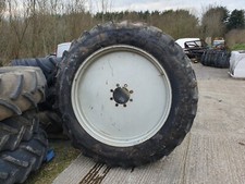 Tractor row crop wheels and