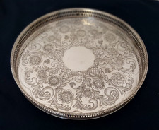 ORNATE VINTAGE VINERS SILVER PLATED 12 INCH ROUND GALLERY TRAY IN GOOD CONDITION
