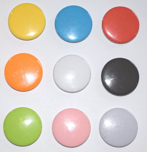 Plain coloured 25mm pin - coloured,