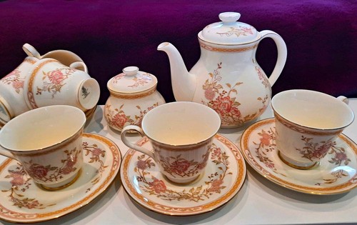 Royal doulton lisette 5082 - royal,