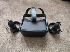 Oculus Quest 128GB VR headset with controllers