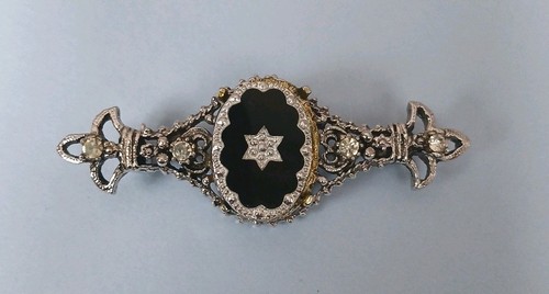 Silver tone victorian style - tone,