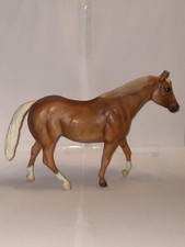 Breyer Retired Traditional Palomino Model Horse 2007 1:9 scale 