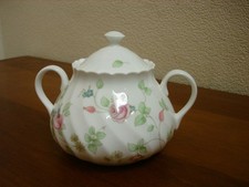 VINTAGE WEDGWOOD * ROSEHIP * LIDDED 2- HANDLE SUGAR BOWL
