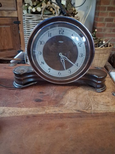 Mantle clock vintage - mantle, art