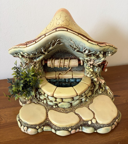 Pendelfin wishing well - -, in