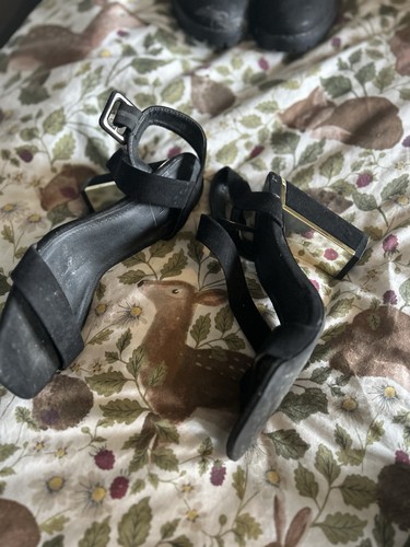 Black sandal shoes with - , gold