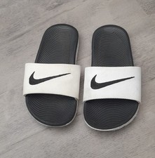 KIDS SIZE 11.5 NIKE SLIDERS
