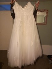 wedding dress Size 24 and vail 