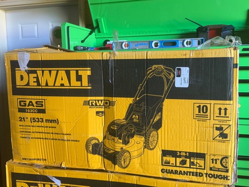 Dewalt 163cc rear wheel - in,