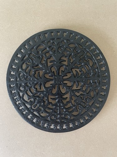Vintage black cast iron - cast,