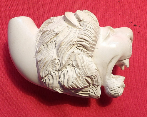 Large vintage carved lion - large,