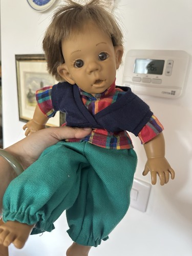 Vinatge artist doll - artist,
