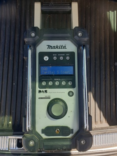 Makita dmr104 dab site - makita,