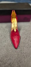 just the right shoe "red