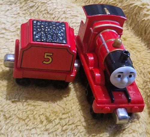 James diecast metal - metal, magnetic