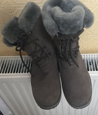 EMU Boots Size 6 Grey