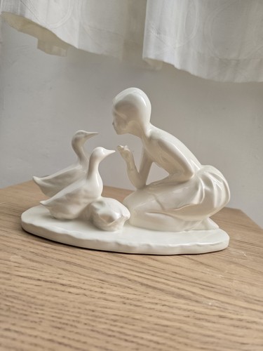 Vintage white porocelain - white,