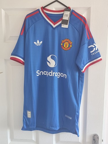 Man united away shirt - 26/27,