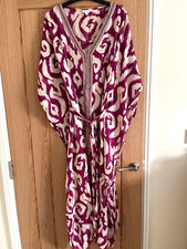 Monsoon Magenta Pink & White