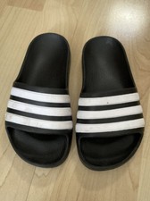 Junior Unisex ADIDAS black/white sliders Size UK 10