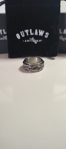 Ring the eyes outlaws - ring, eyes"
