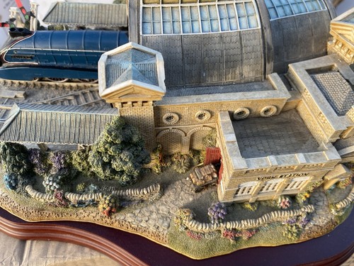 Lilliput lane york railway - lilliput,