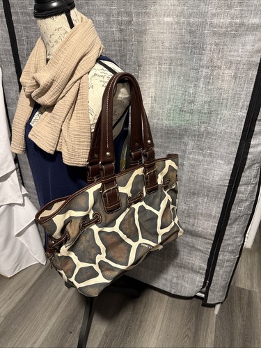Dooney bourke giraffe print - giraffe,
