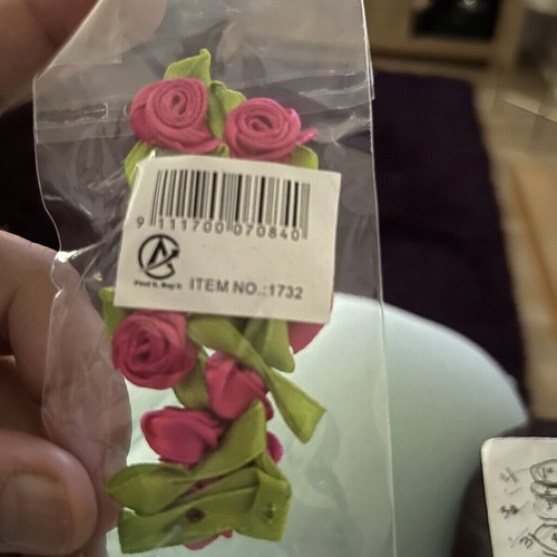 Satin small ribbon flowers - small,
