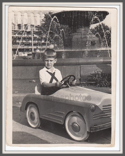 1960s street studio - pedal, car