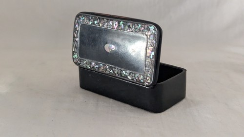 Small antique wooden snuff box