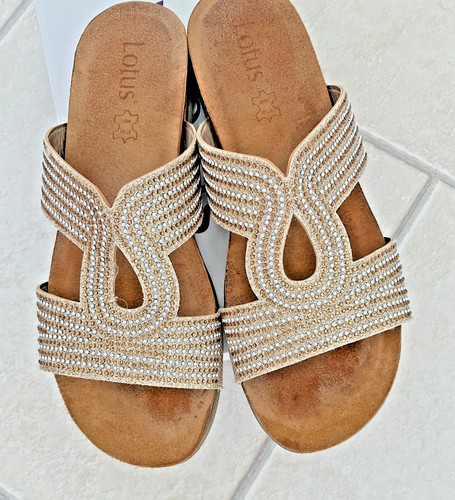 Lotus slip sandals size 7 - slip,