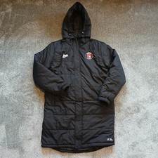 Avec Charlton Athletic Black