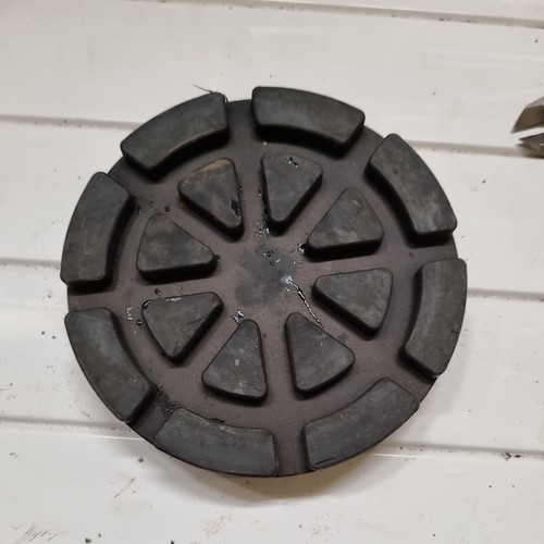 Rubber pad for post - rubber,